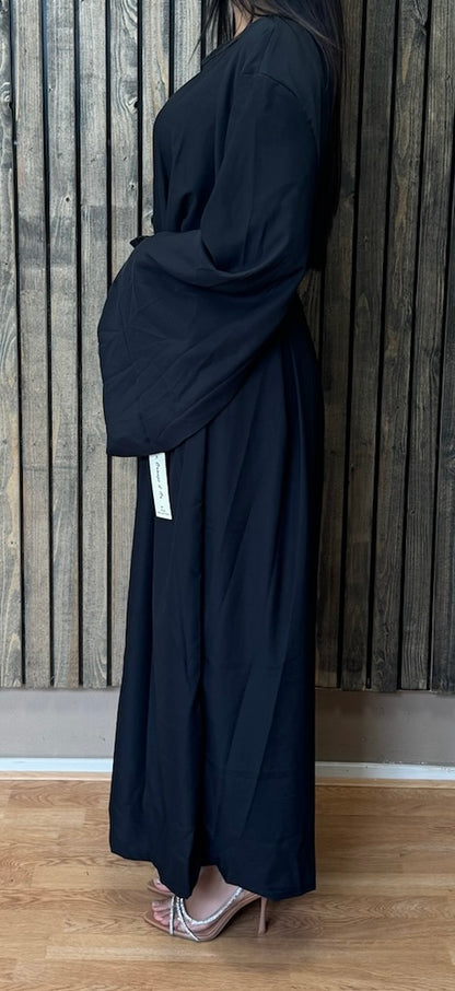 Abaya with belt and kimono sleeves