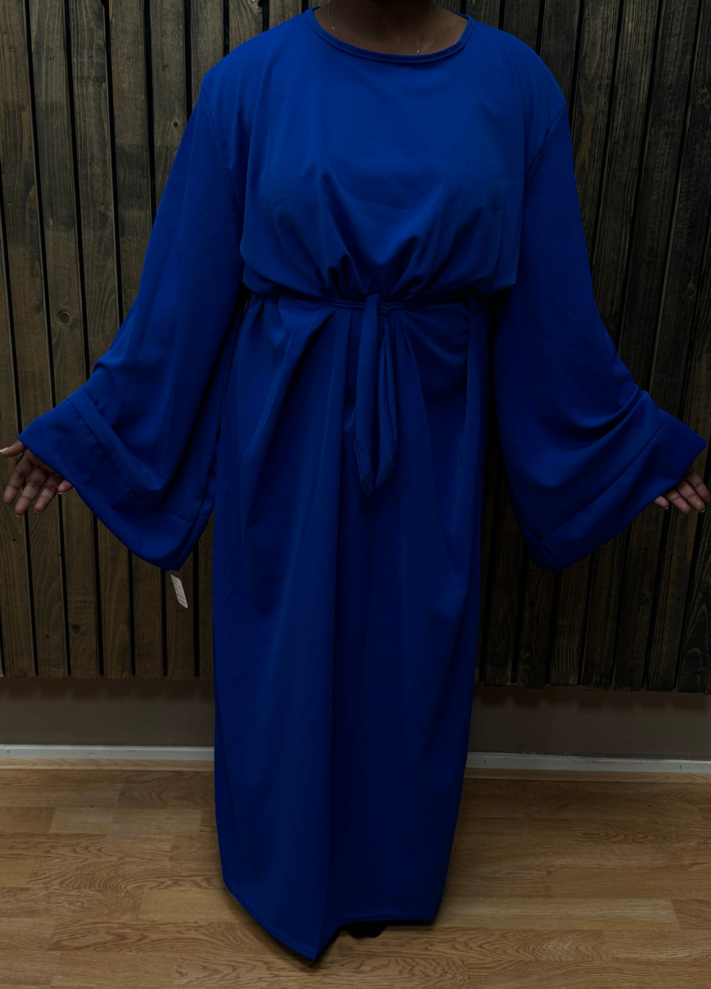 Abaya with belt and kimono sleeves