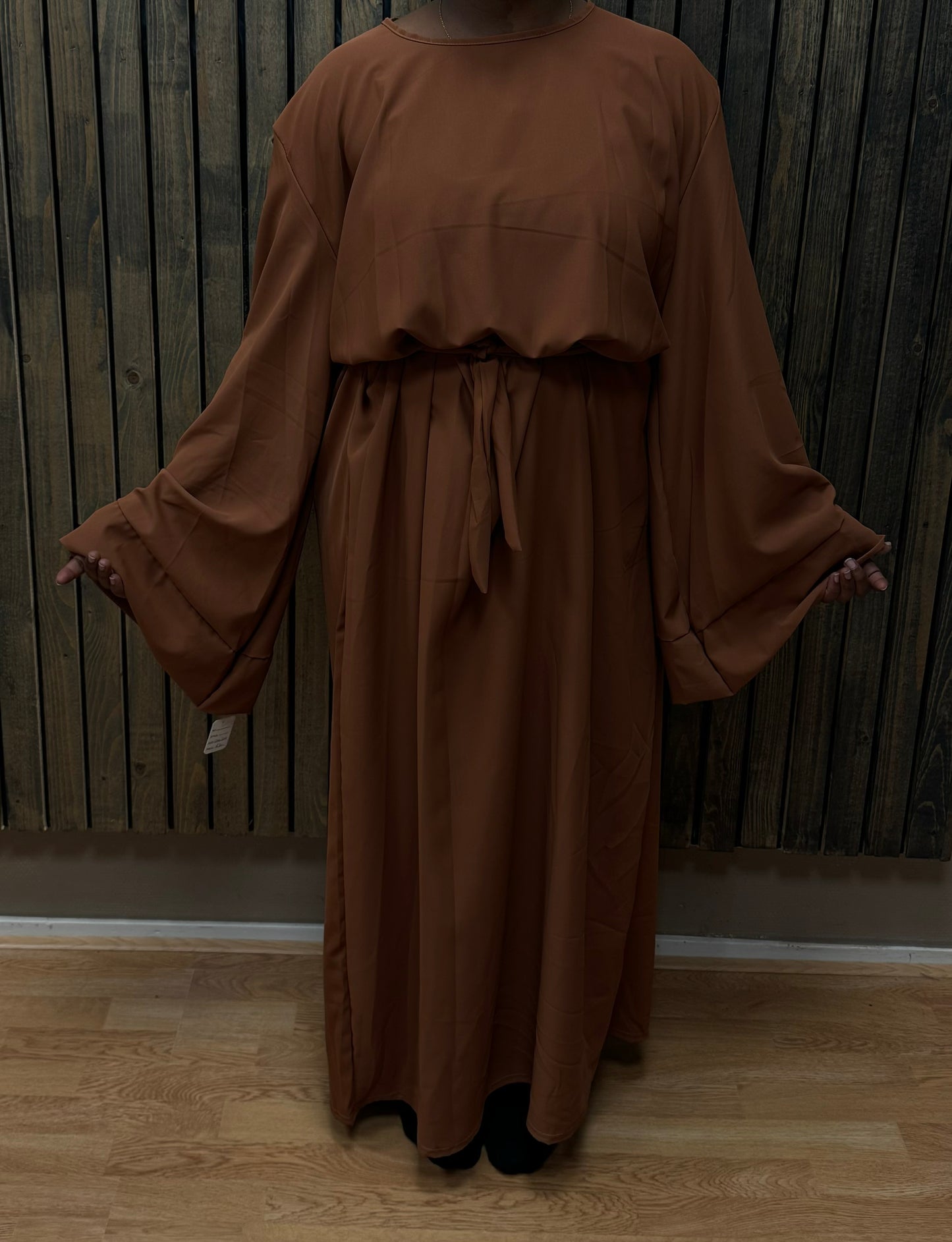 Abaya with belt and kimono sleeves