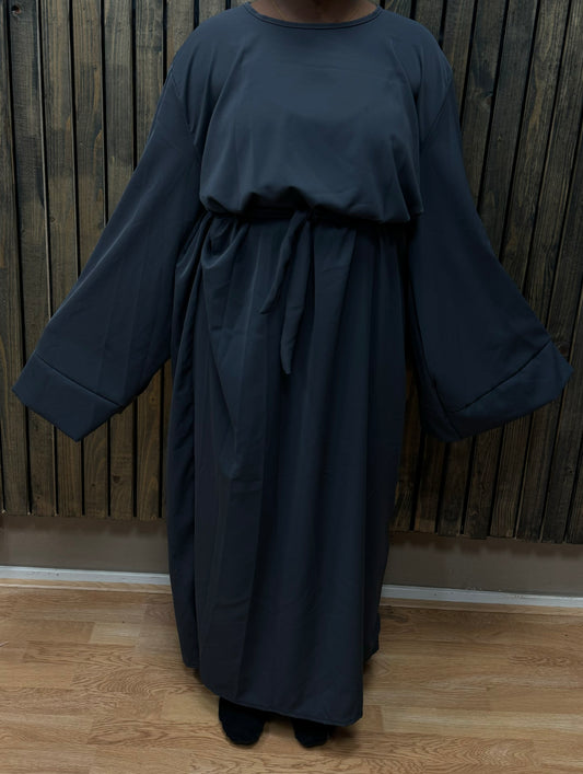 Abaya with belt and kimono sleeves